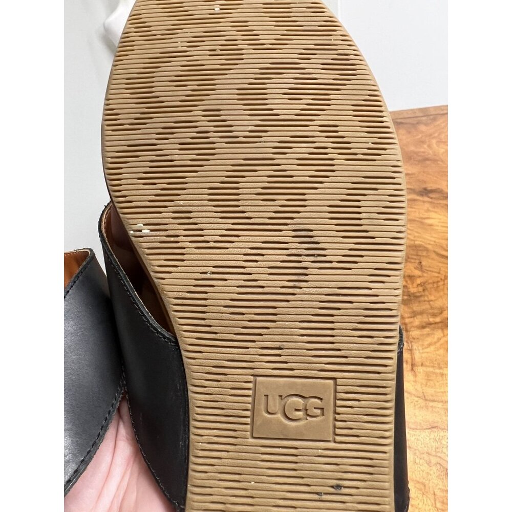 UGG Carey Flip Flop Size 11 Women's Black and Tan Leather Flat Sandals Summer - Picture 6 of 7